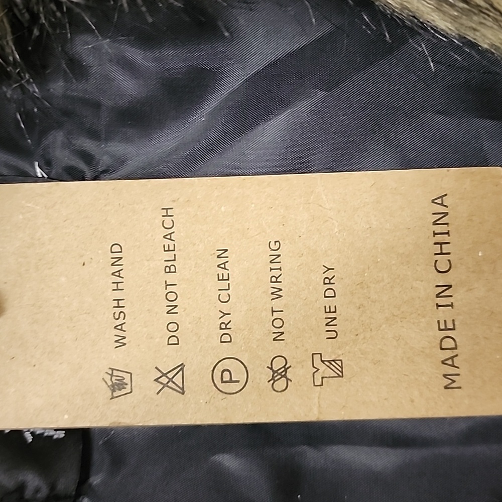 Faux Fur Hooded Vest - Picture 14 of 16